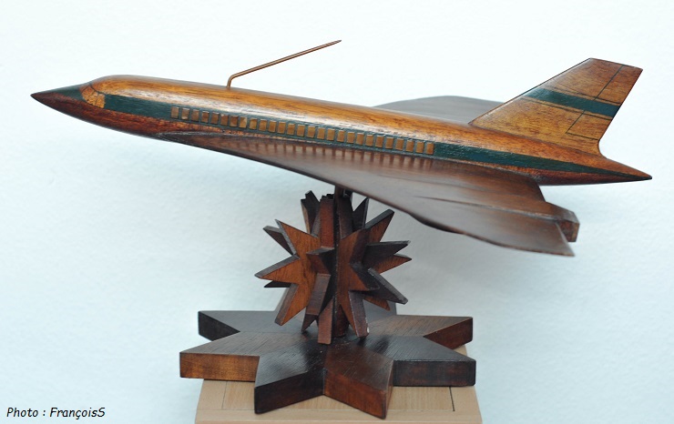 Maquette supersonique en bois (Années 50)