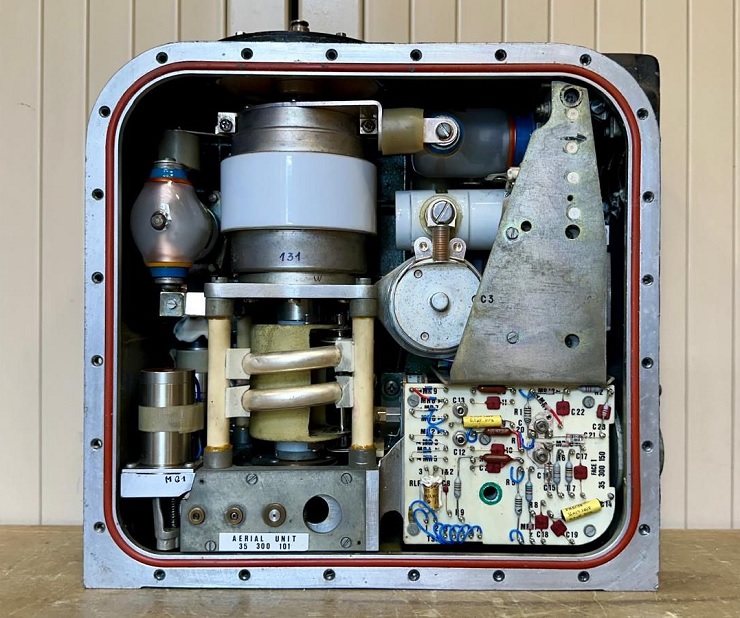 Dérive : Unité d'accord HF (Tuner Unit)