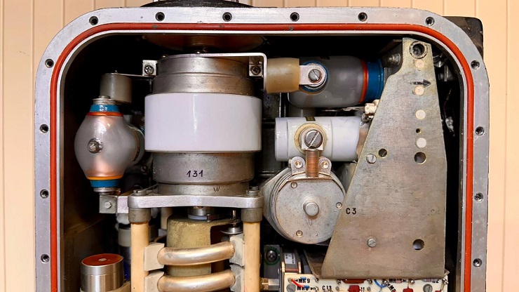Dérive : Unité d'accord HF (Tuner Unit)