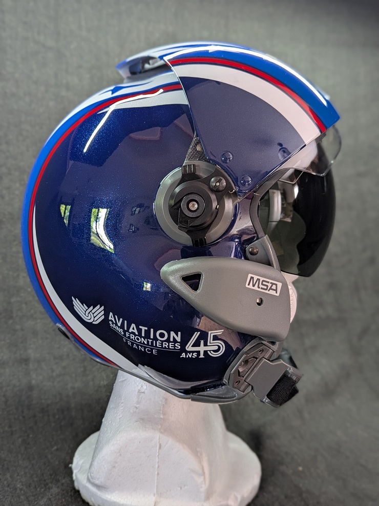 Page N°228 : Casque de pilote à la Patrouille de France (2025) 