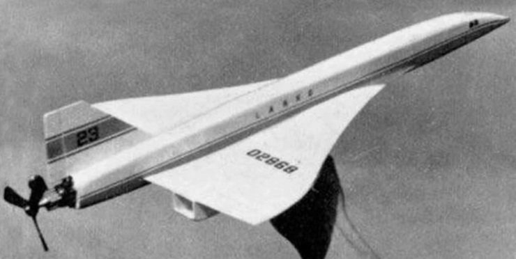 Maquette volante RC balsa